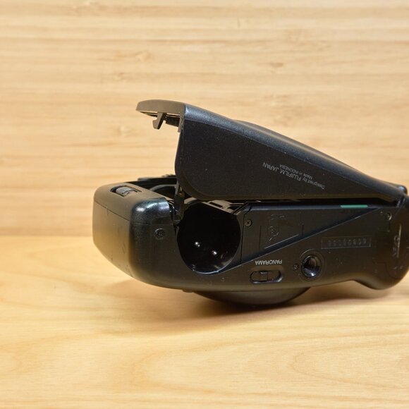 Vintage Fujifilm DL-95 Super, Point and Shoot Film Camera - Picture 8 of 8